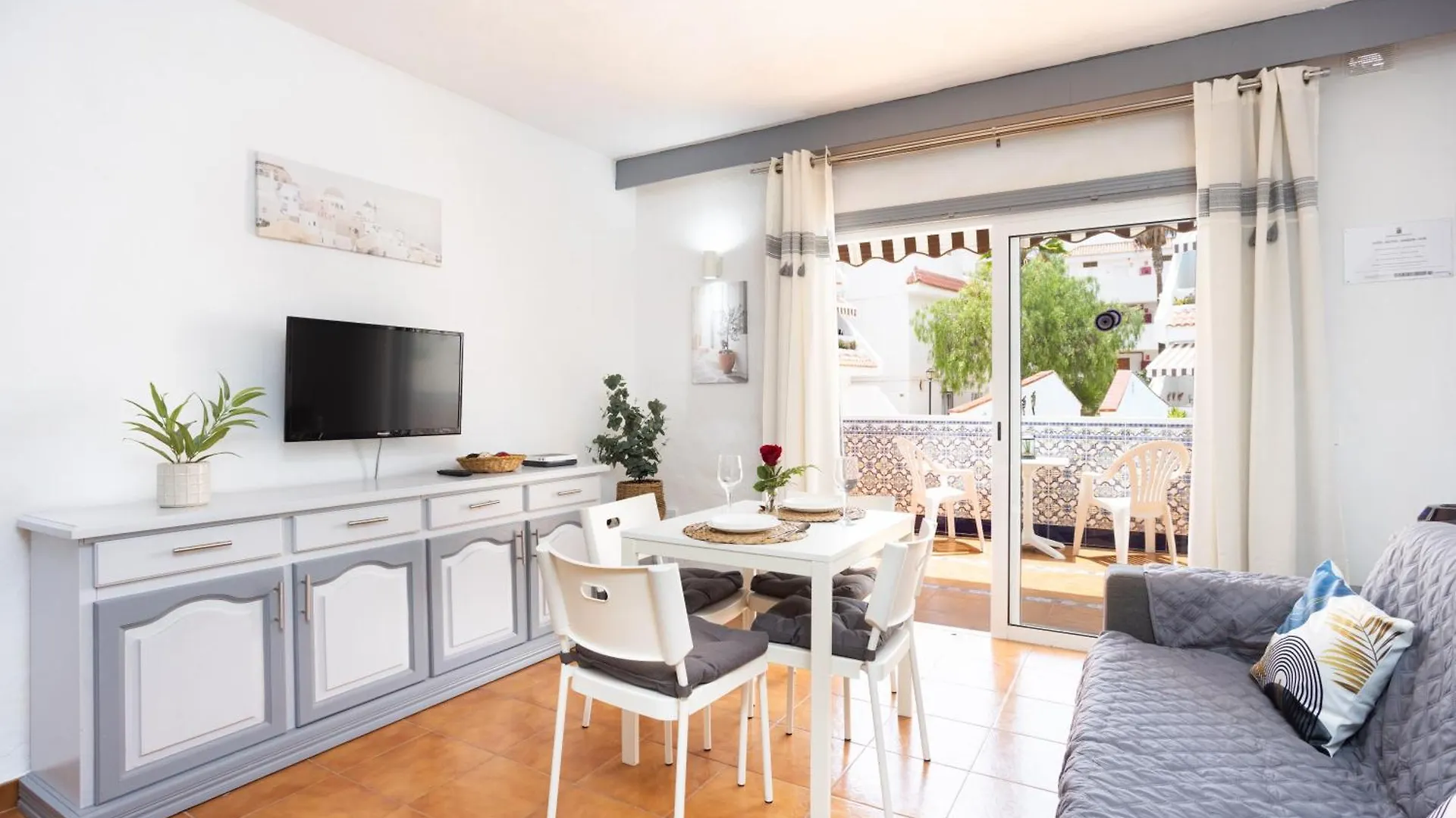 Home2Book Cozy Apt, Pool & Terrace Las Americas Arona  0*, Arona (Tenerife) Spagna