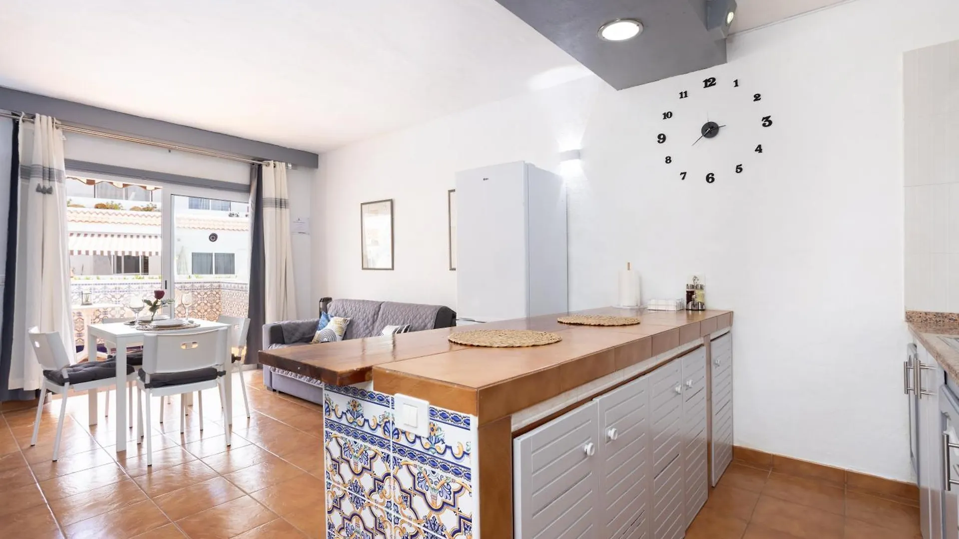 Home2Book Cozy Apt, Pool & Terrace Las Americas Arona 0*,